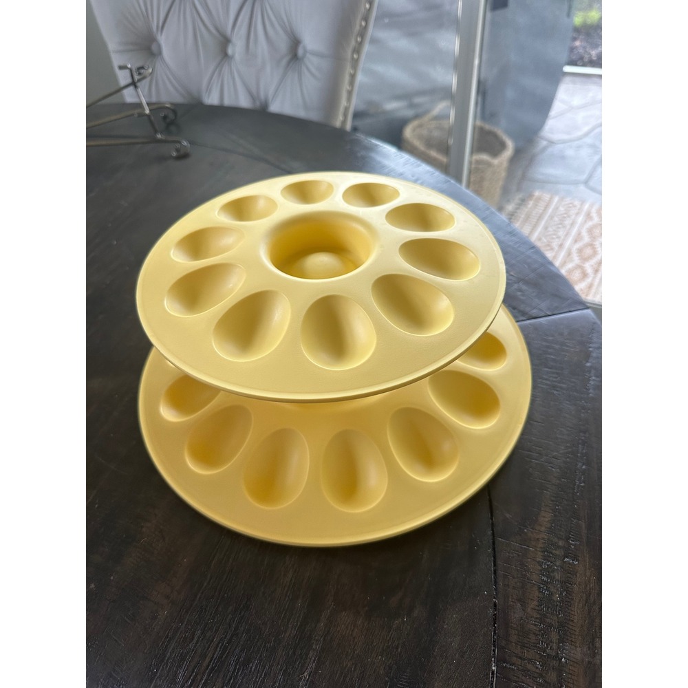 Tupperware Yellow Two Tier Deviled Egg Tray Server Stand 3985A-1 3984A-1 EUC
